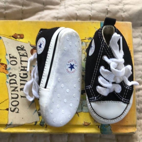 SOLD Baby converse high top shoes 2 & 3 - Picture 3 of 7